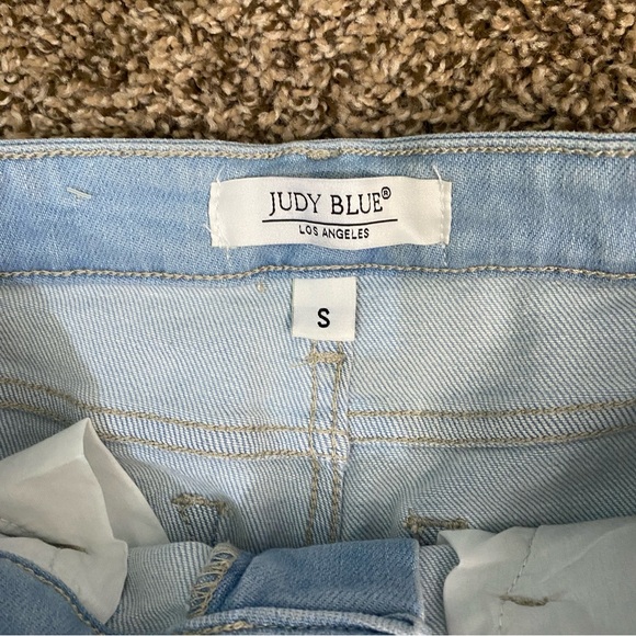 NWOT Judy Blue Light Blue Distressed Women's Shorts - Picture 3 of 3